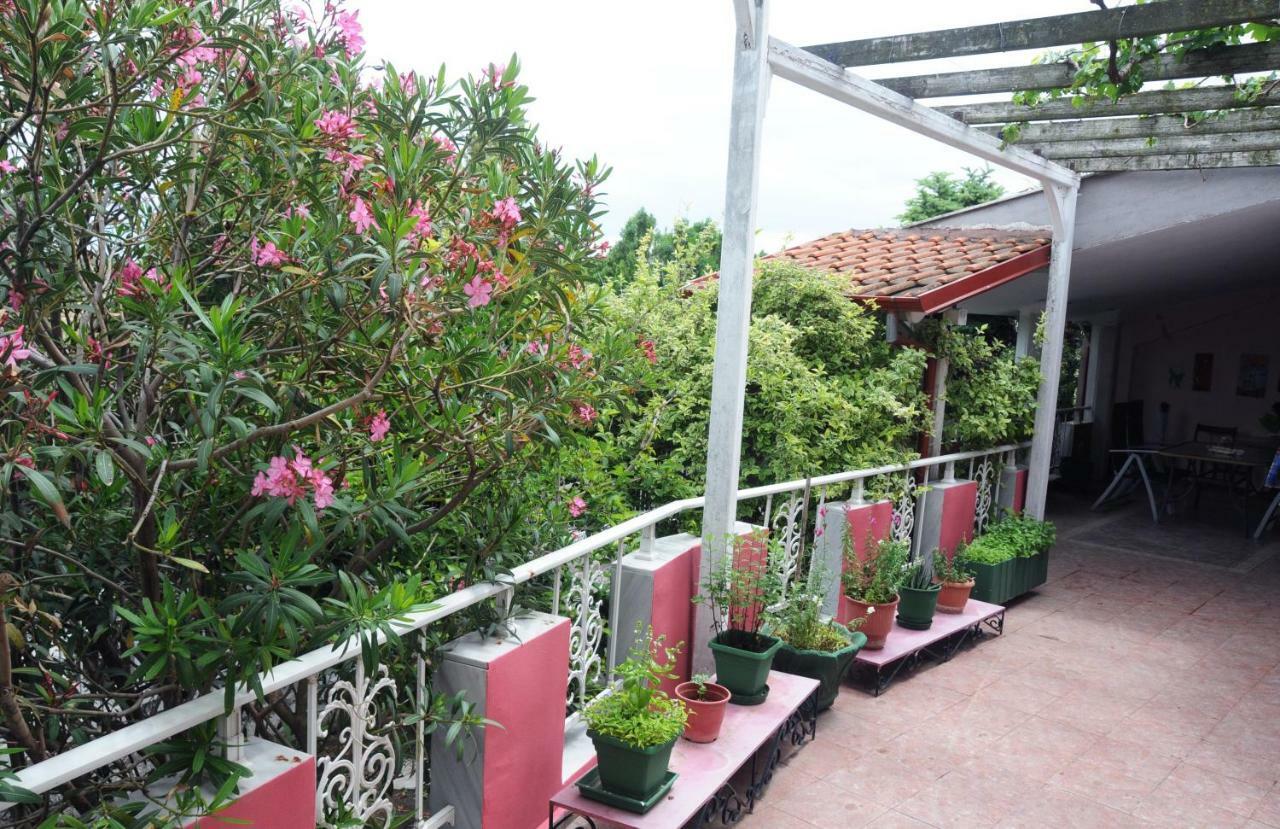 House Of Arts Apartment Pélla Екстериор снимка