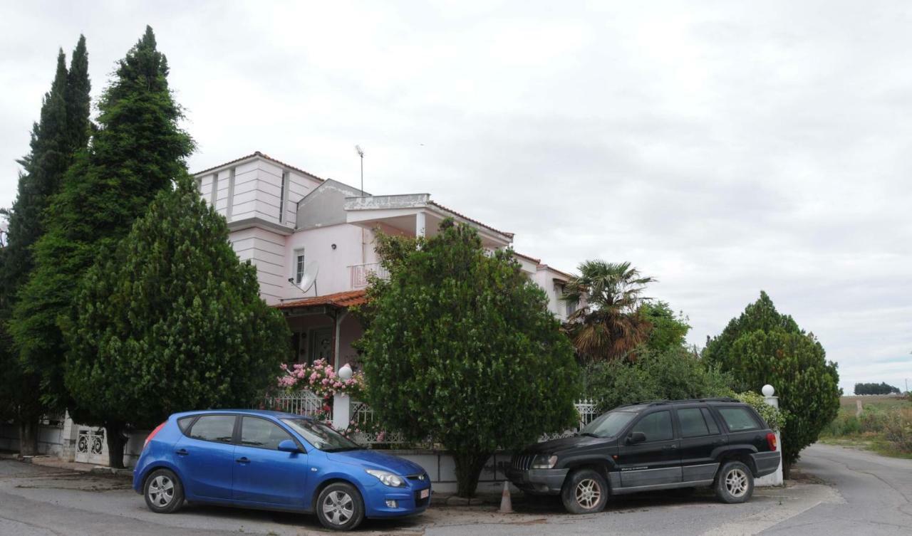 House Of Arts Apartment Pélla Екстериор снимка